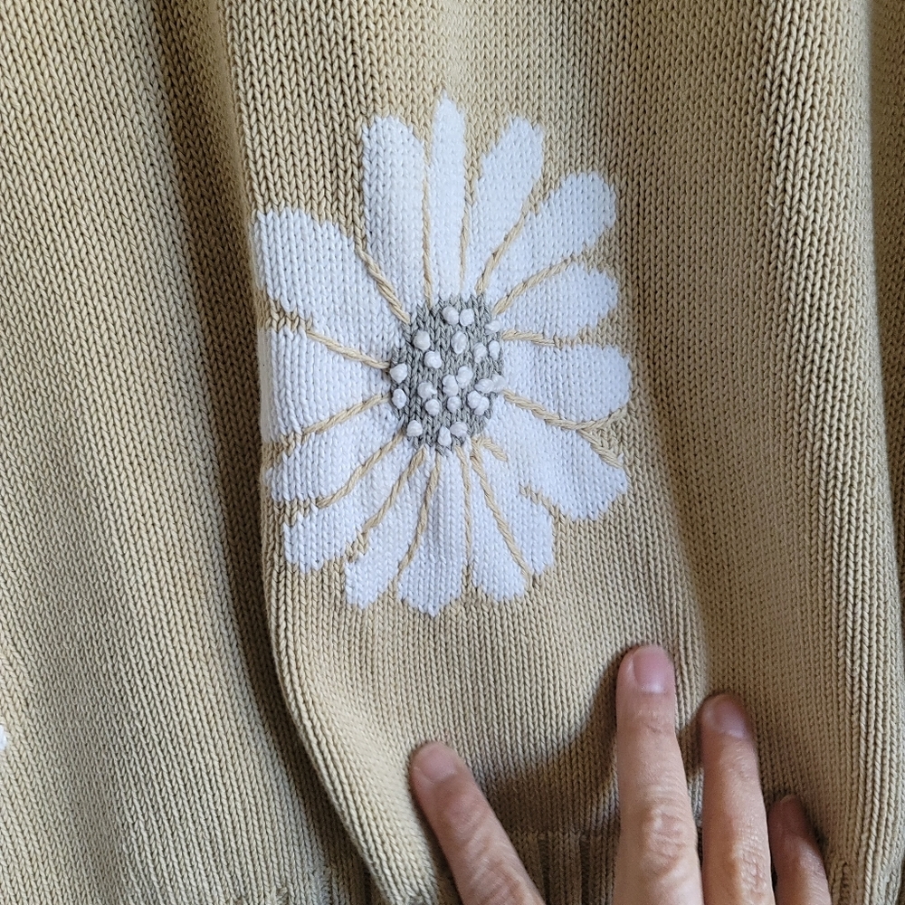 Tuckernuck, Miss Daisy Sweater, Tan/White,  Size Medium - Picture 5 of 10